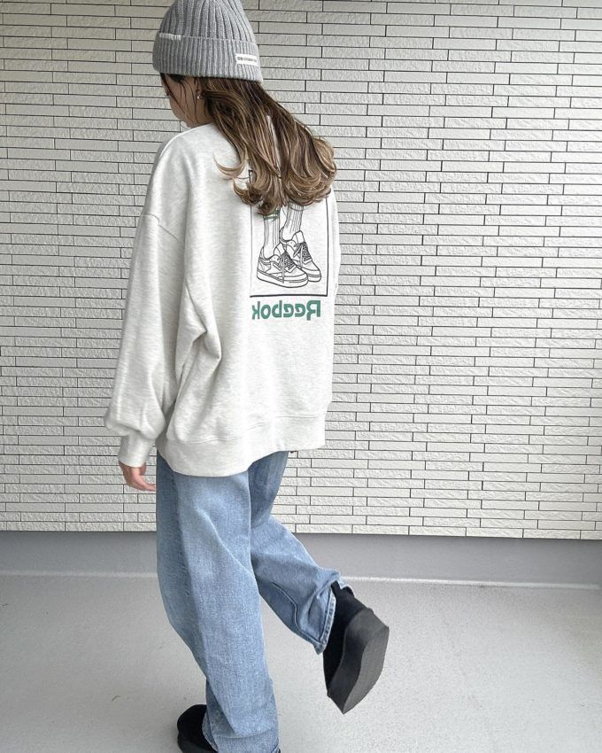 しまむらの「Reebok裏毛ボックスプリントトレーナー」