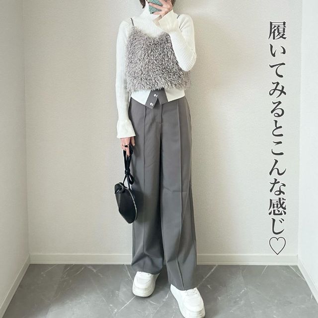 折り返しウエストワイドパンツを着用したコーデ