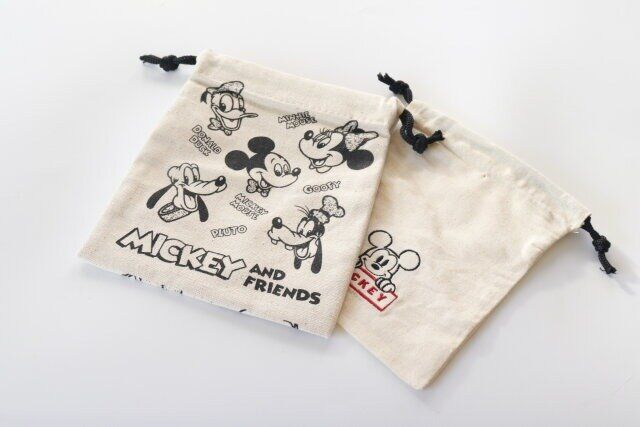 セリアの帆布巾着ミッキー＆フレンズ と刺繍帆布巾着ミッキーマウス