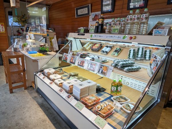 笹の葉寿司美浜本店 店内