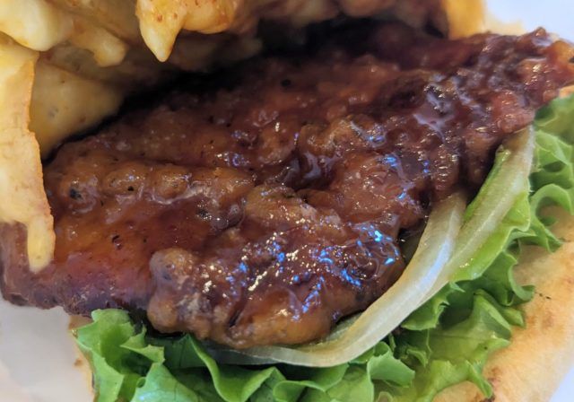 フレッシュネスのチーズタッカルビバーガー