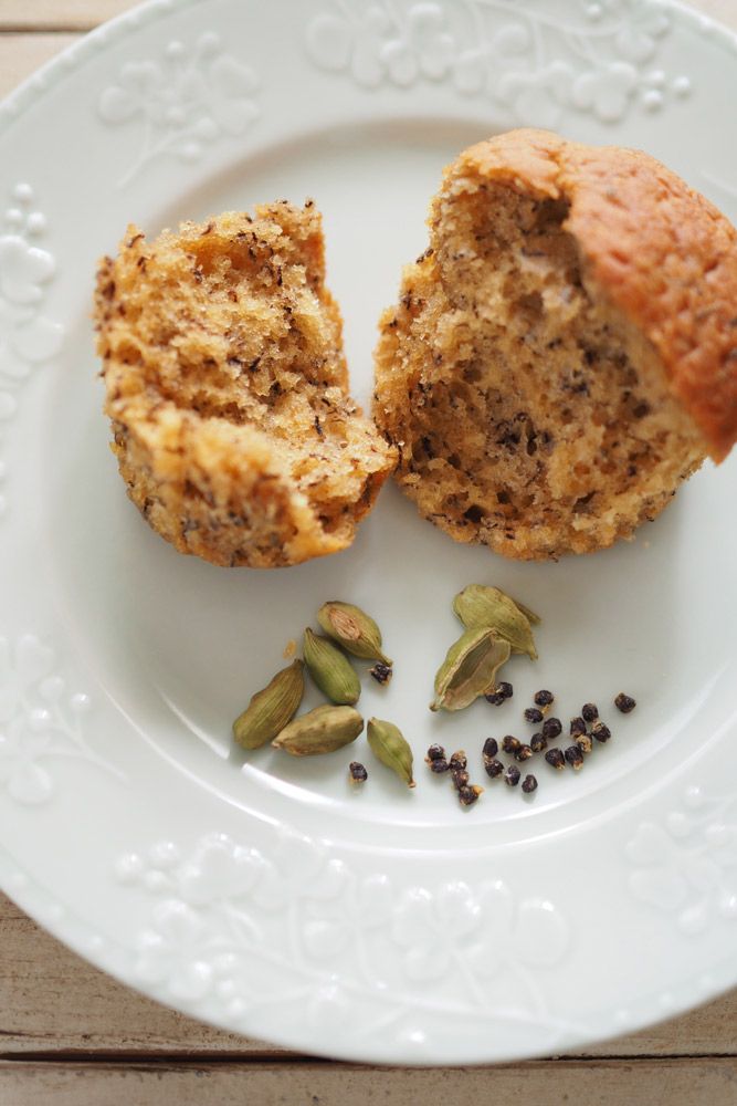 バナナの甘みとカルダモンの香りが楽しめる、大人の味のハーブスイーツ