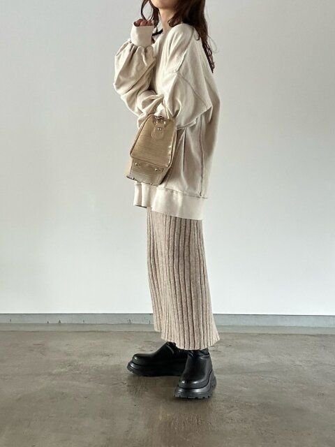 冬のスウェットコーデ