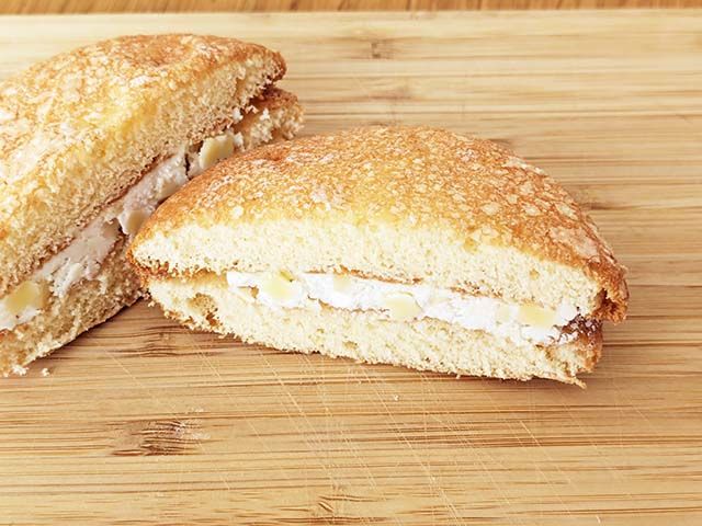 【豊酪 チェダー&エダム】断面