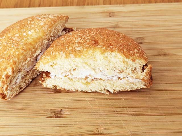 【豊酪 カマンベール&くるみ】断面