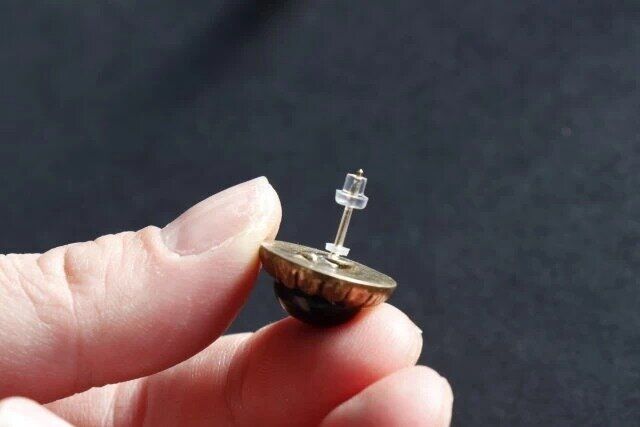 ダイソーのノンアレルギー ピアスカバーの使い方