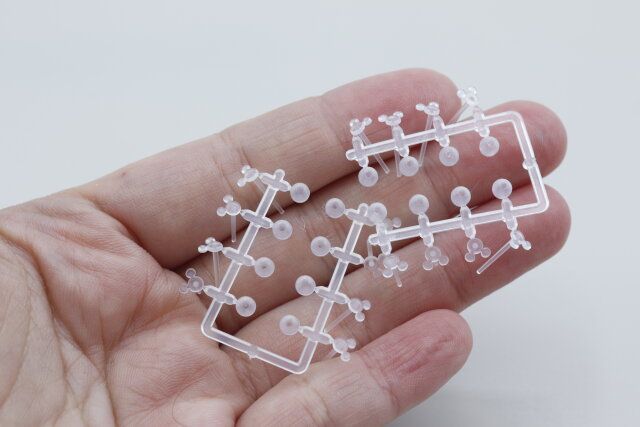 ダイソーのクリアピアス8ペア（ミッキーアイコン）はコスパが良い