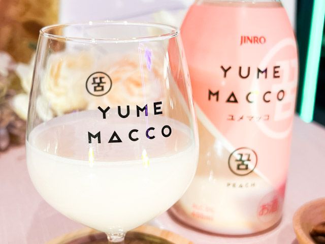 ピーチ」フレーバーは、ほんのり桃色のマッコリ