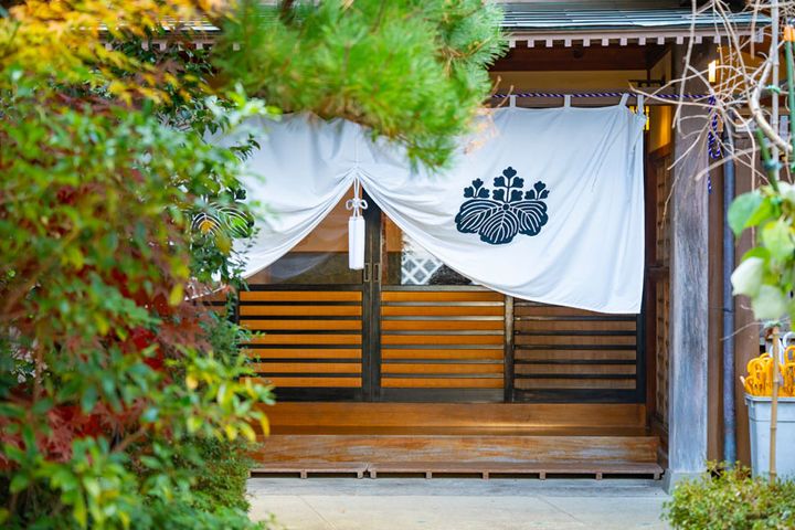 風情ある佇まい。靴を脱いで上がります