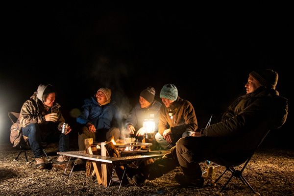 達人たちの冬キャンプを覗き見！焚き火で作る飲み会グルメ