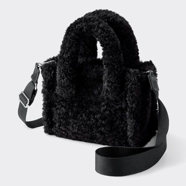 GUの値下げバッグ