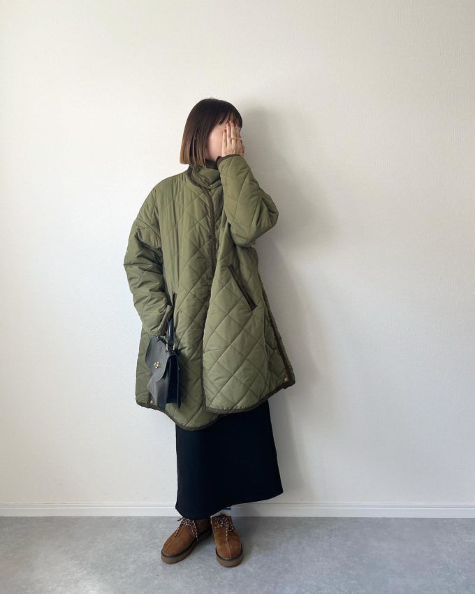 テントラインダイヤキルティングコート×GUのブラックの「ヘビーウェイトスウェットナローロングスカート」