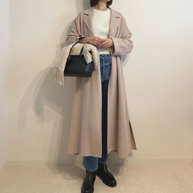 大人のレディースロングコートコーデ