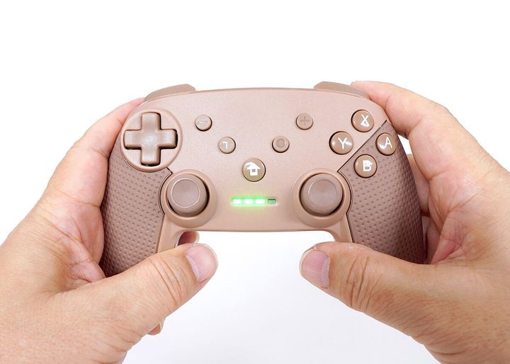 3COINS「ワイヤレスゲームコントローラー（Nintedo Switch用）」