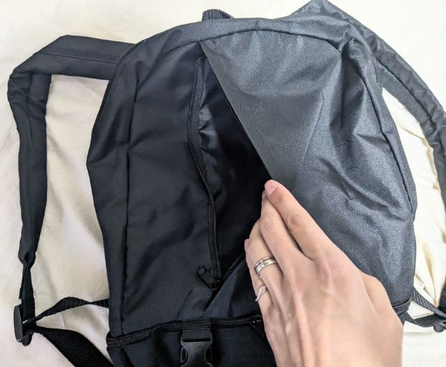 フロントポケット