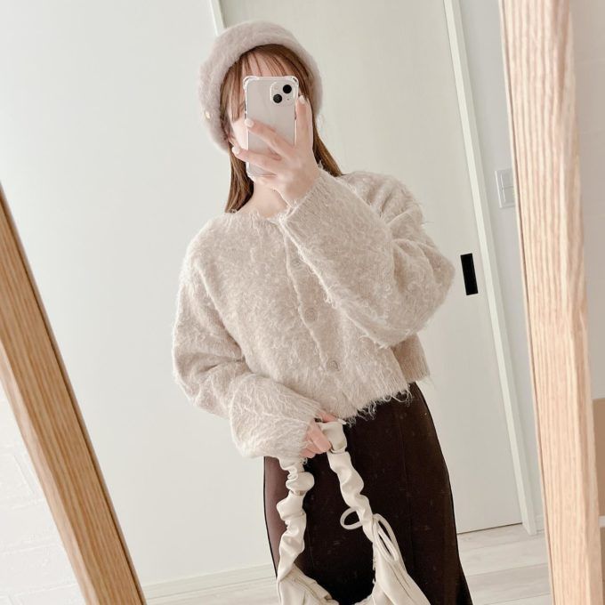 しまむらの「長袖クルーネックカーディガン」