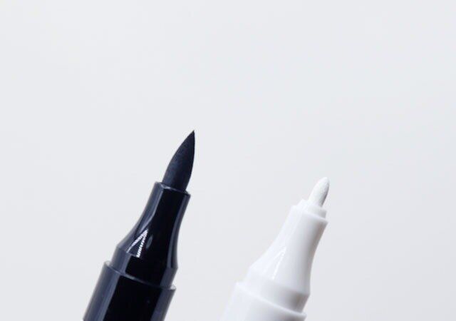 セリアの布に描けるカラーツインマーカーのペン先