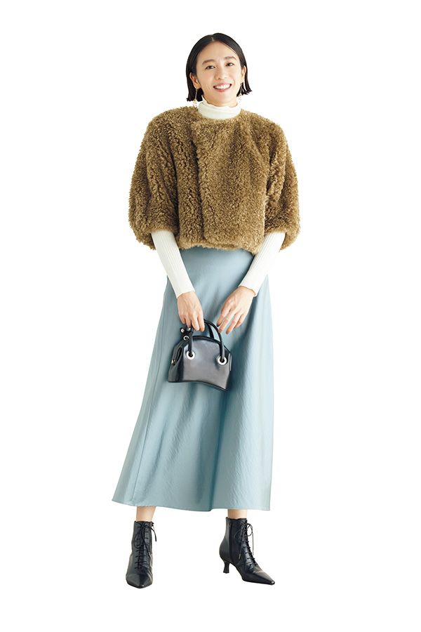 骨格ウェーブに似合うボアアウター ショート丈