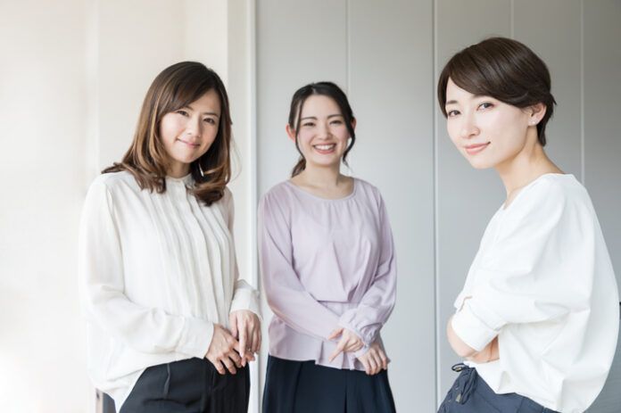 あの人が魅力的な理由って？ 誰からも好かれる人の特徴6つ