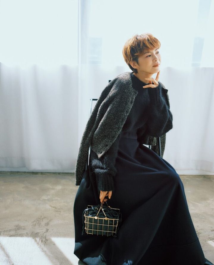 40代人気コーデ ボリュームスカートの着こなし 雑誌GLOW