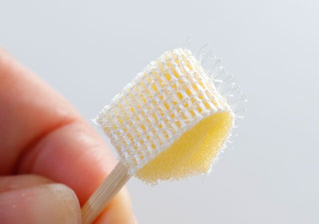 ダイソーの食器のスキマ汚れスッキリ棒（8本）