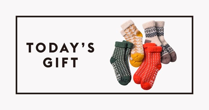 〈ROTOTO〉のルームソックス