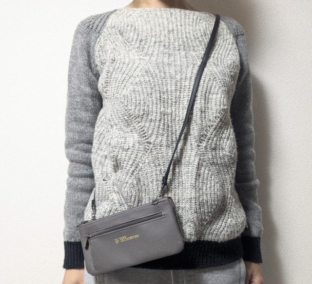 ななめ掛けした時にバランスよく持てる長さのショルダーストラップ