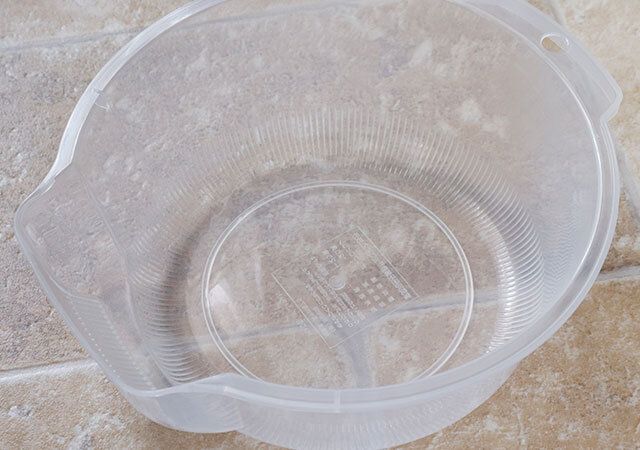 ダイソーのチョイ洗い専科 洗米ボール（小）