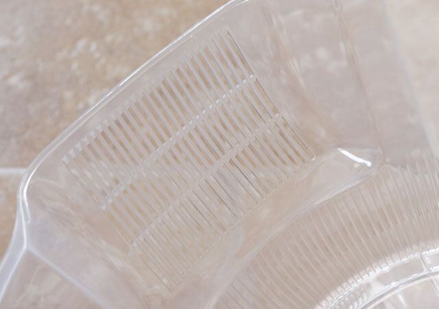 ダイソーのチョイ洗い専科 洗米ボール（小）は水切り穴付き