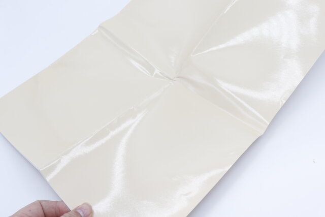 ダイソーの粘土用シートは大判で使いやすい