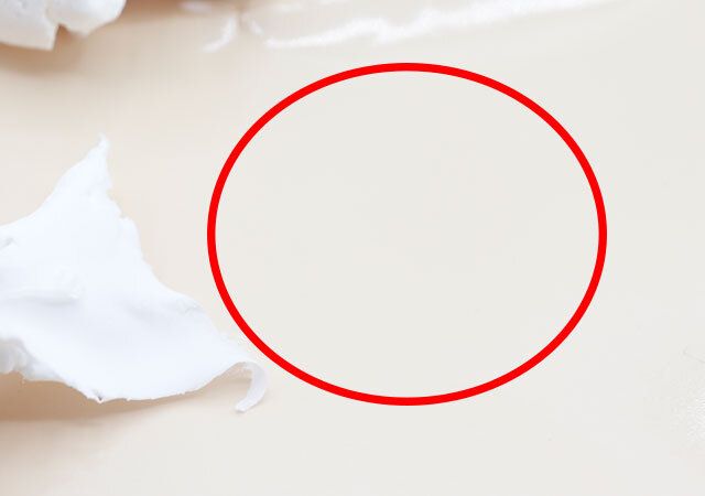 ダイソーの粘土用シートは拭き取るだけで簡単にお手入れできる