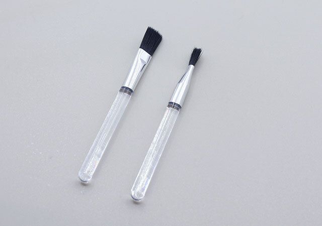 ダイソーのケース付き化粧ブラシセット