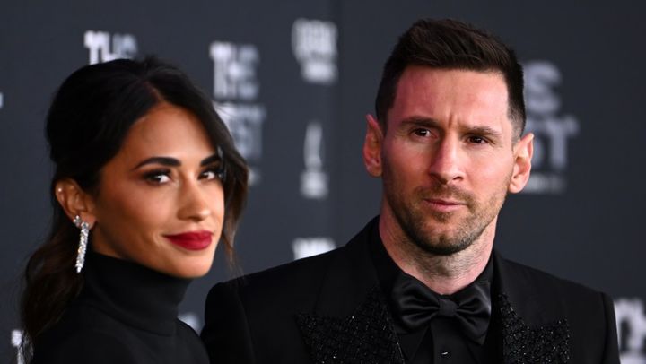 年収200億円のメッシ、奥さんとシェアしたステーキに14万円を支払う