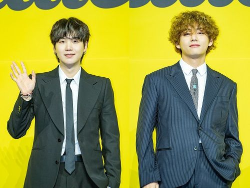 BTS・SUGA（左）とV