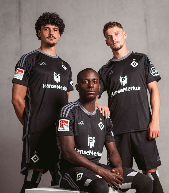 奥川雅也の新天地、名門ハンブルガーSV！2023-24ユニフォームは3つの“洗練デザイン”が登場