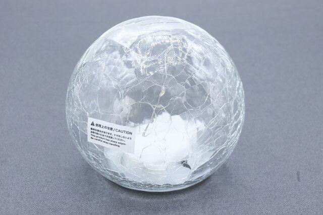 ダイソーのインテリアライト（ワレガラス、ワイヤーLED5個）