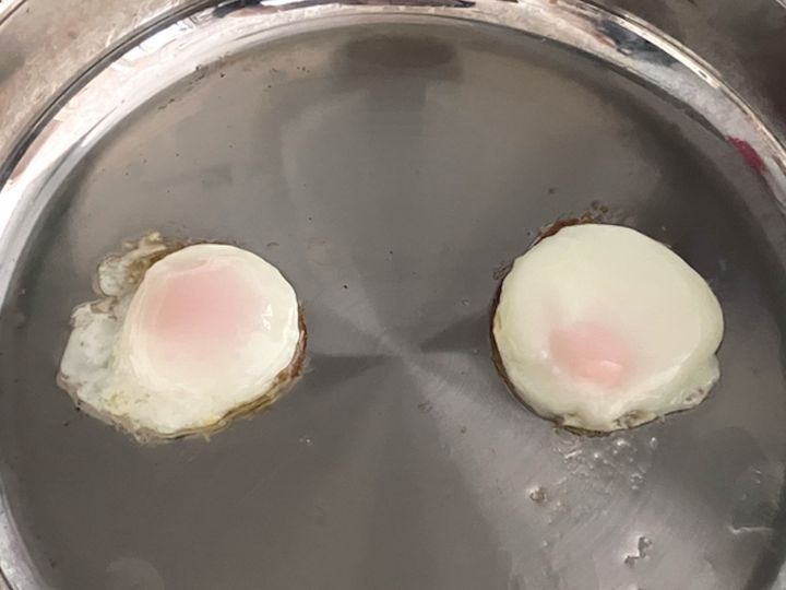 革命的すぎる……【目玉焼き】“1個の卵”から「2個」作れるの、知ってた？
