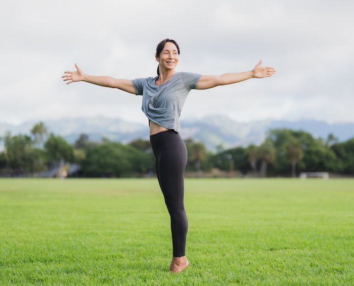 １日１回トライ！ 全身を動かして、心と体のケアを同時に行うヨガポーズ３つ