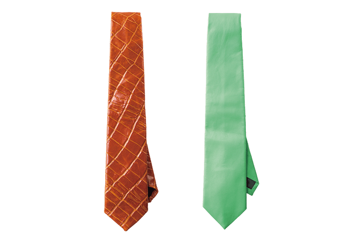 〈ボッテガ・ヴェネタ〉のレザーネクタイ