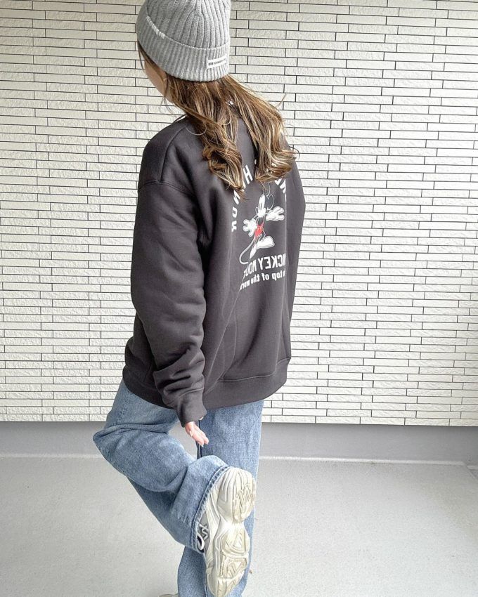 しまむらメンズの「裏ボアミッキーバックプリントトレーナー」