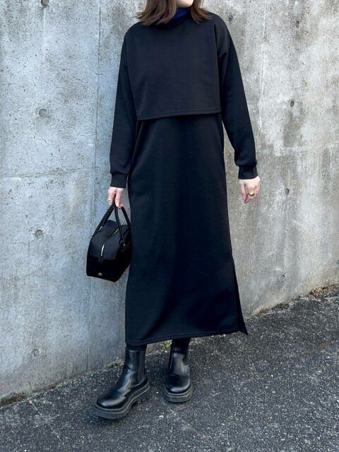 冬の黒ジャンパースカートコーデ