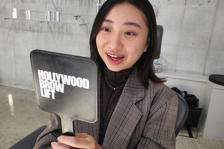 「おお～！」と歓喜の声を上げるスタッフH