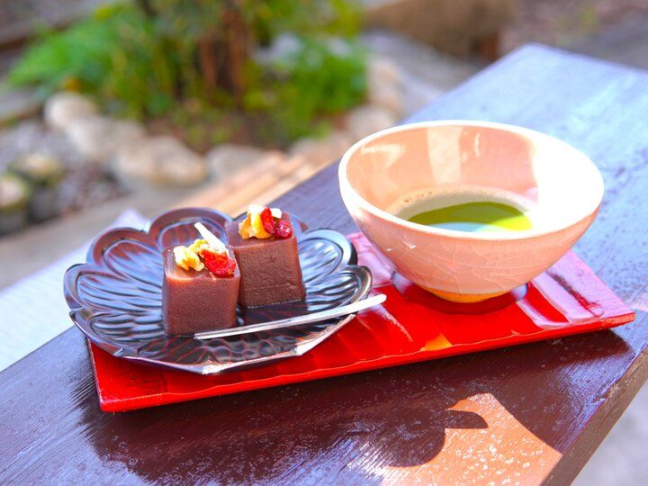 のんびり走る江ノ電を途中下車して訪れる♪つきたてお餅の休み処「かまくら おん餅」