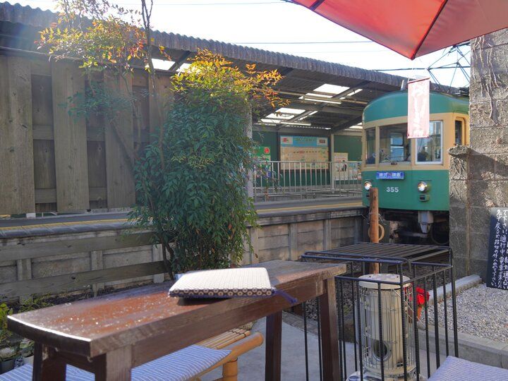 のんびり走る江ノ電を途中下車して訪れる♪つきたてお餅の休み処「かまくら おん餅」