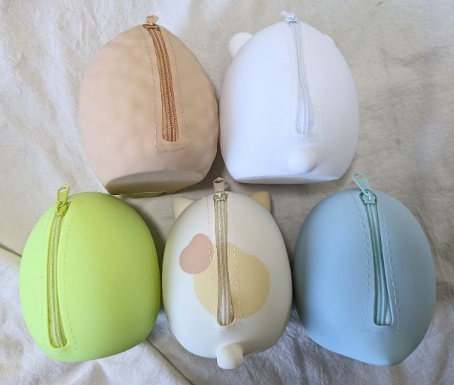 すみっコぐらしおすわりシリコンポーチ