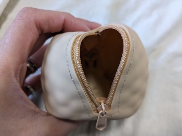 すみっコぐらしおすわりシリコンポーチ