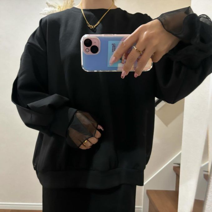 しまむらの「袖スリットプルオーバー」