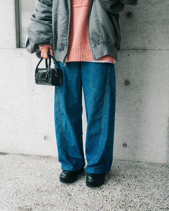 センス溢れる真冬の“デニム”ルック5選。重ね着でコーデを洗練させよう【TOKYO SNAP】