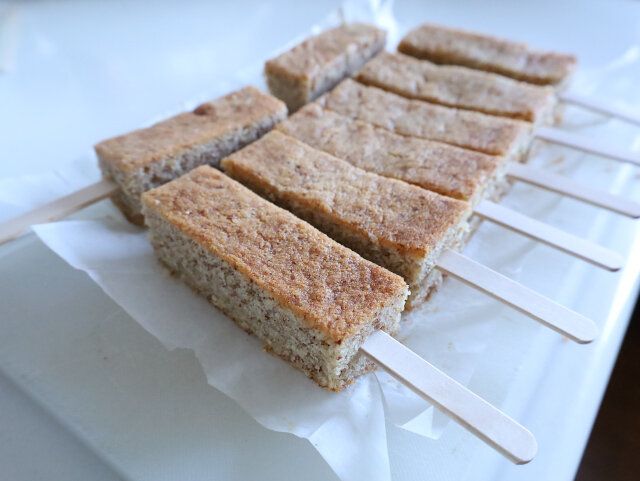 ケーキバー レシピ 生地を焼いてカットする