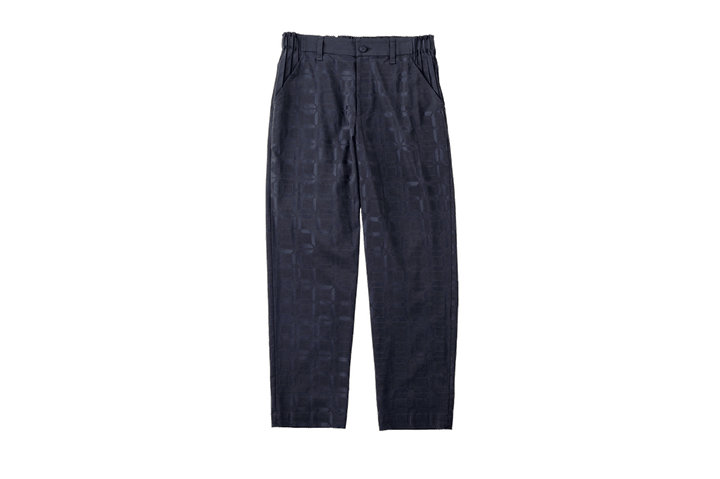 〈エイポック エイブル イッセイ ミヤケ〉のパンツ